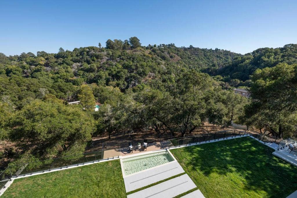 910 La Senda Road, Hillsborough, CA 94010