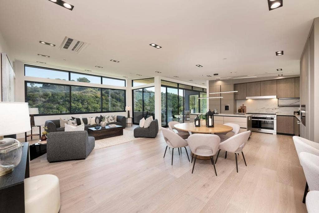 910 La Senda Road, Hillsborough, CA 94010