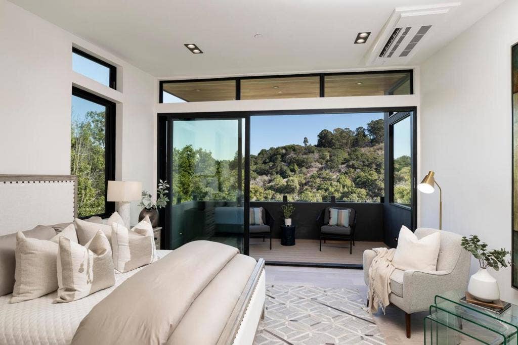 910 La Senda Road, Hillsborough, CA 94010
