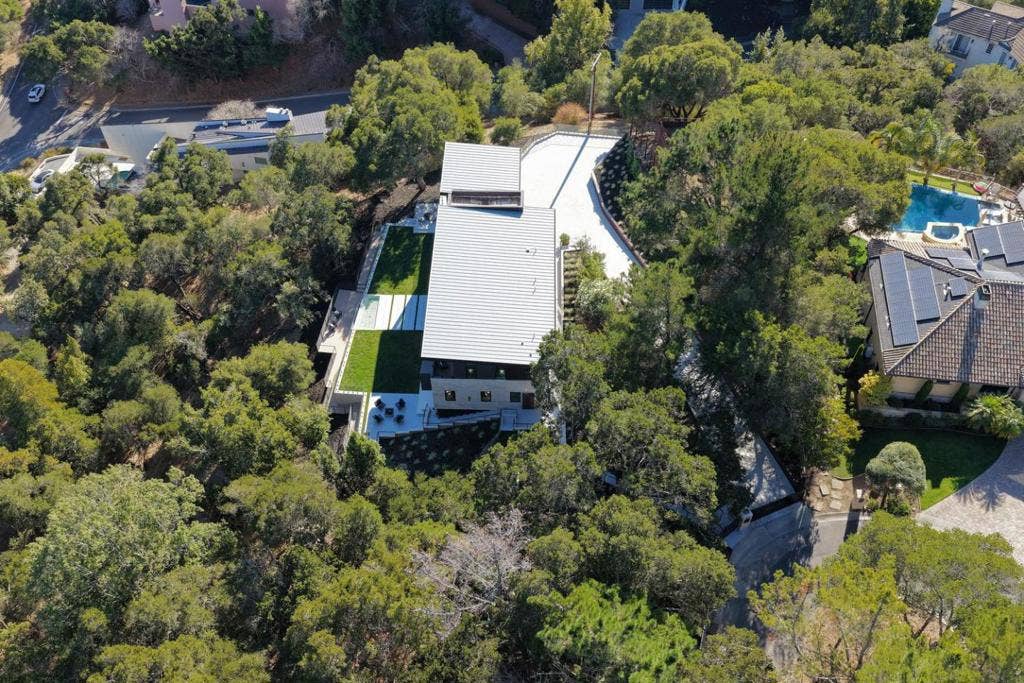 910 La Senda Road, Hillsborough, CA 94010