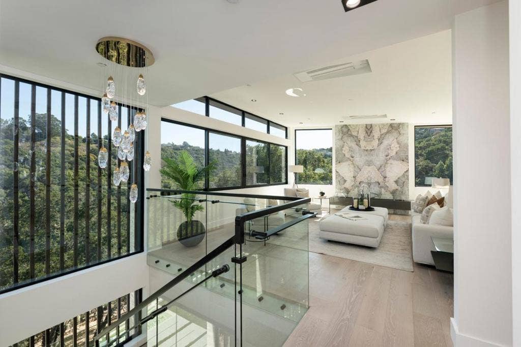 910 La Senda Road, Hillsborough, CA 94010