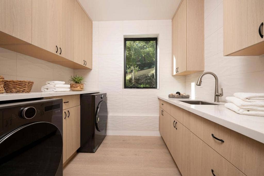 910 La Senda Road, Hillsborough, CA 94010