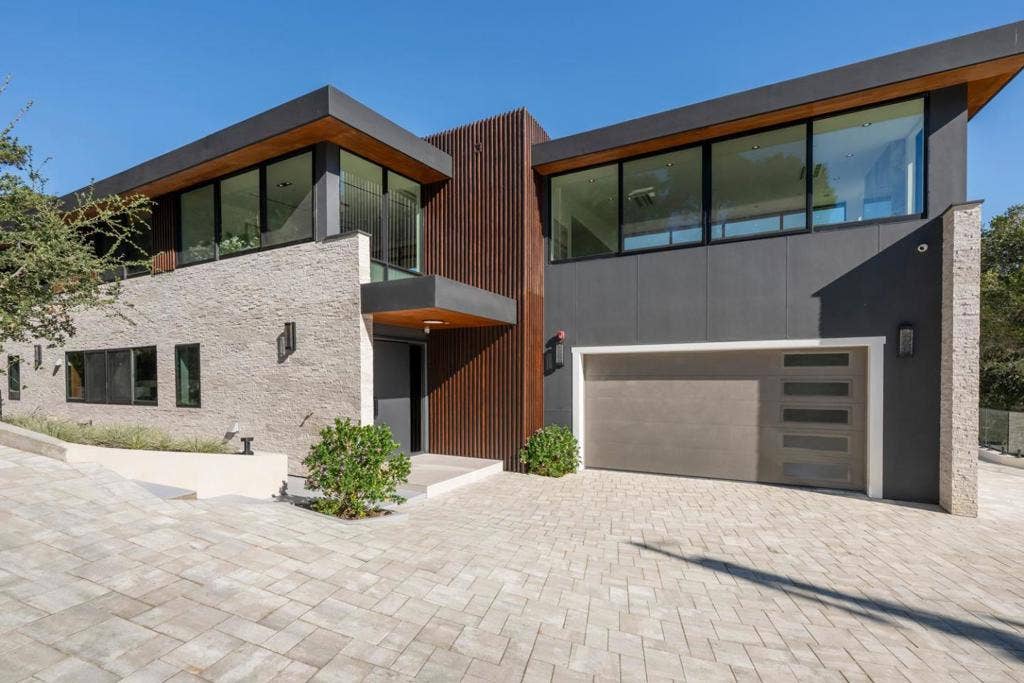 910 La Senda Road, Hillsborough, CA 94010