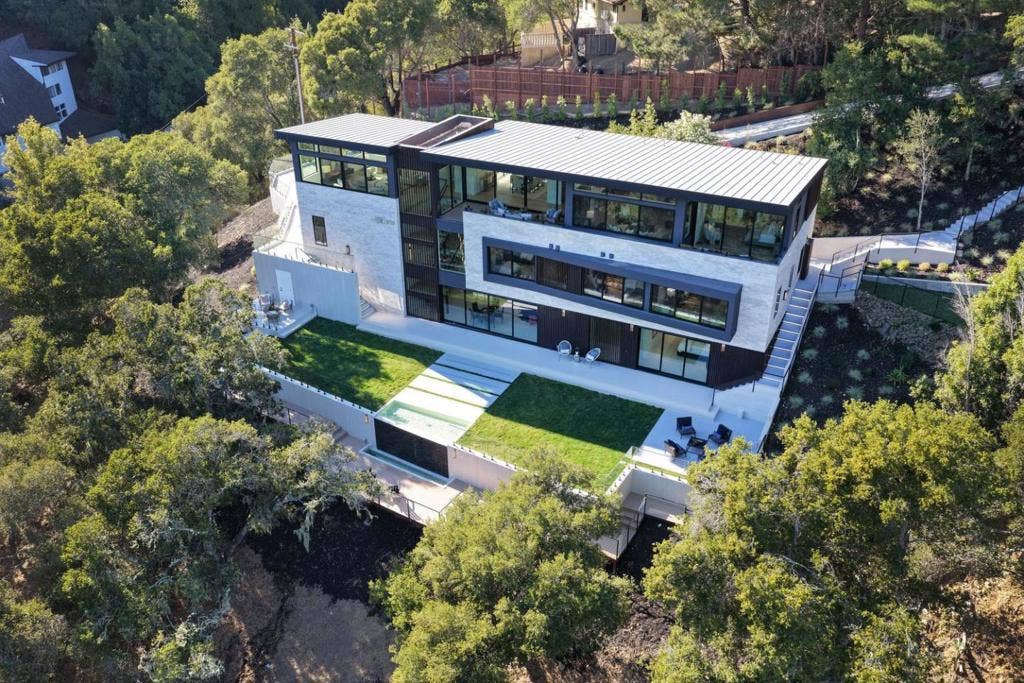 910 La Senda Road, Hillsborough, CA 94010