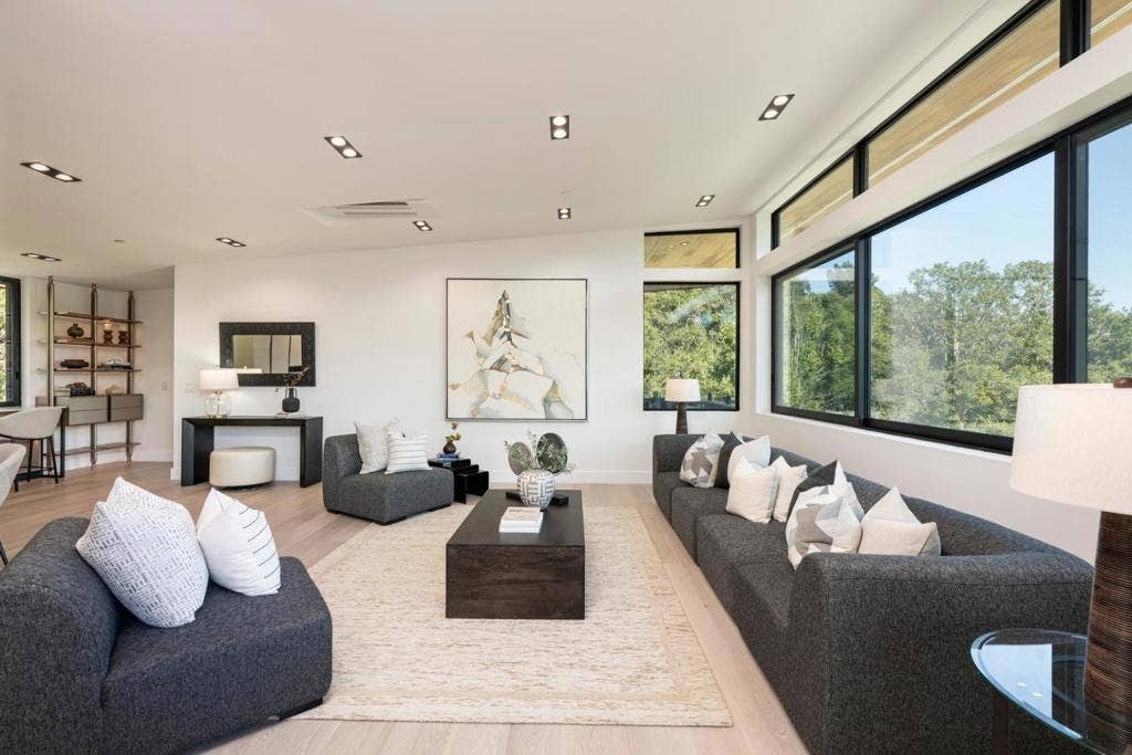 910 La Senda Road, Hillsborough, CA 94010