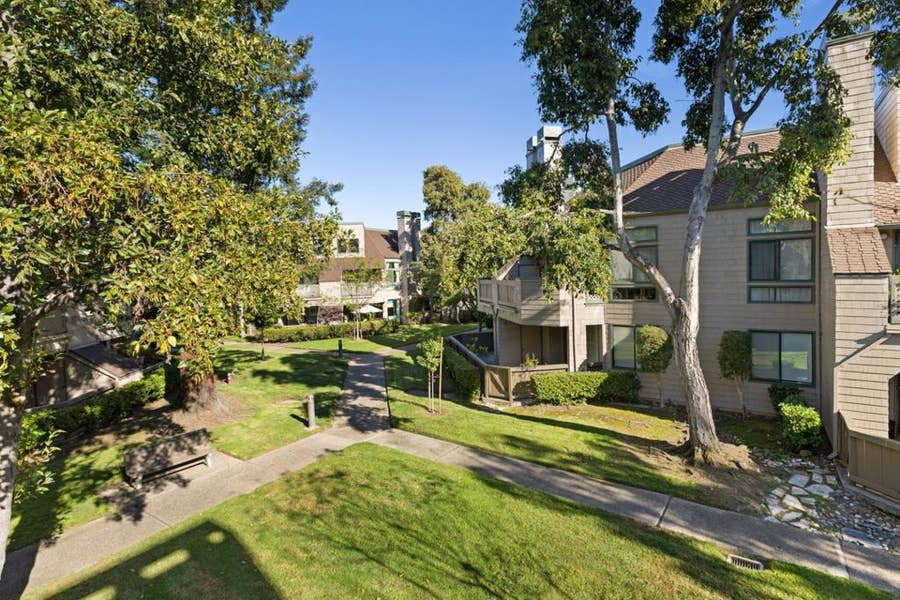 Property photo for 46 Pelican Lane, Redwood City, CA