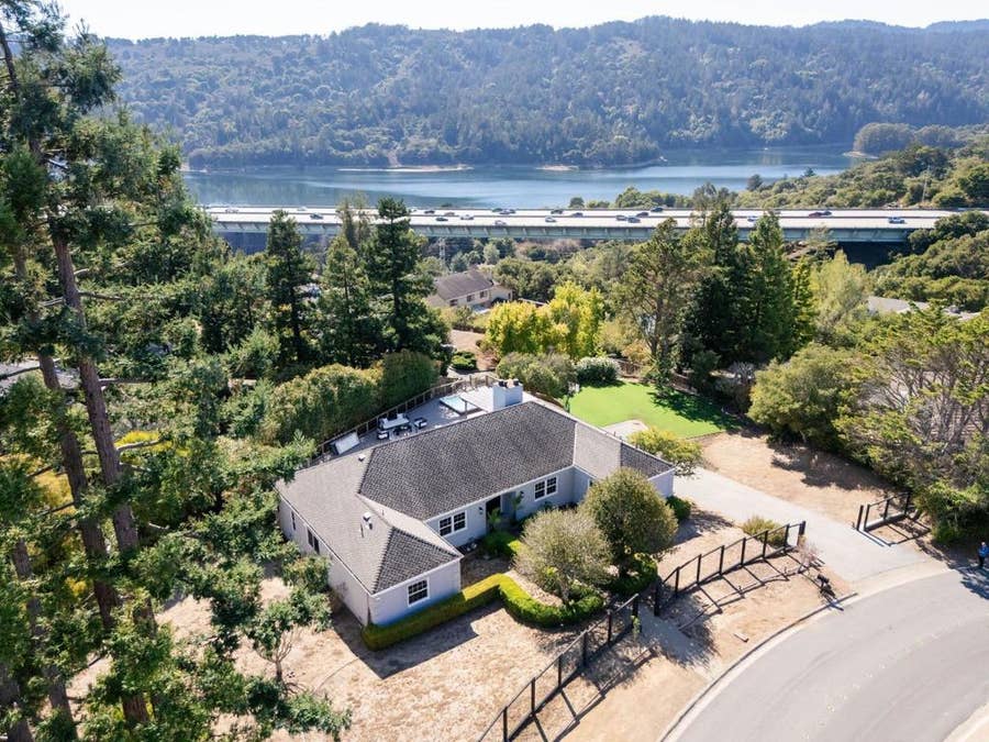 Property photo for 1365 Lakeview Drive, Hillsborough, CA