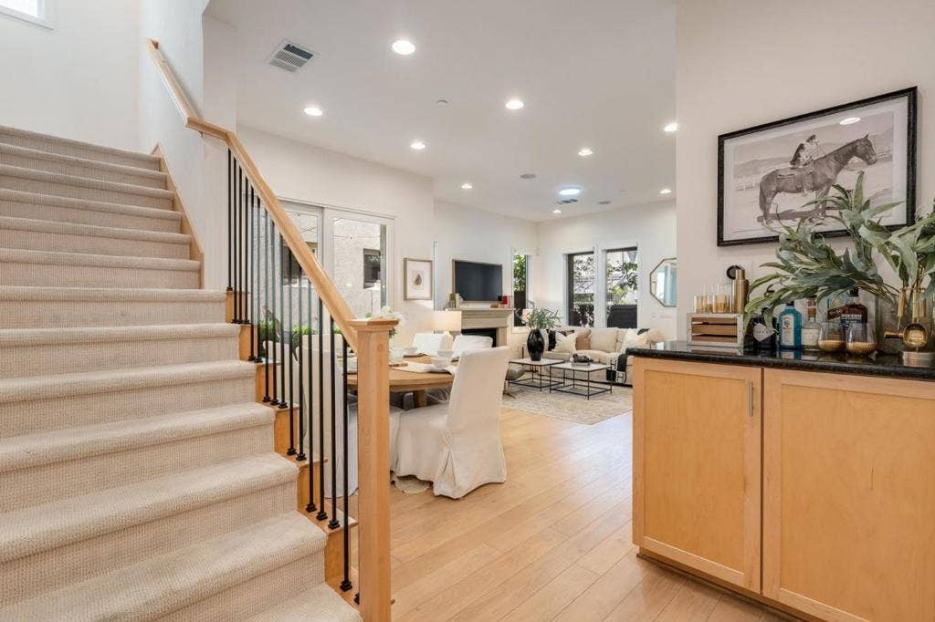 3493 Alma Village Circle, Palo Alto, CA 94306 3493 Alma Village Circle, Palo Alto, CA 94306
