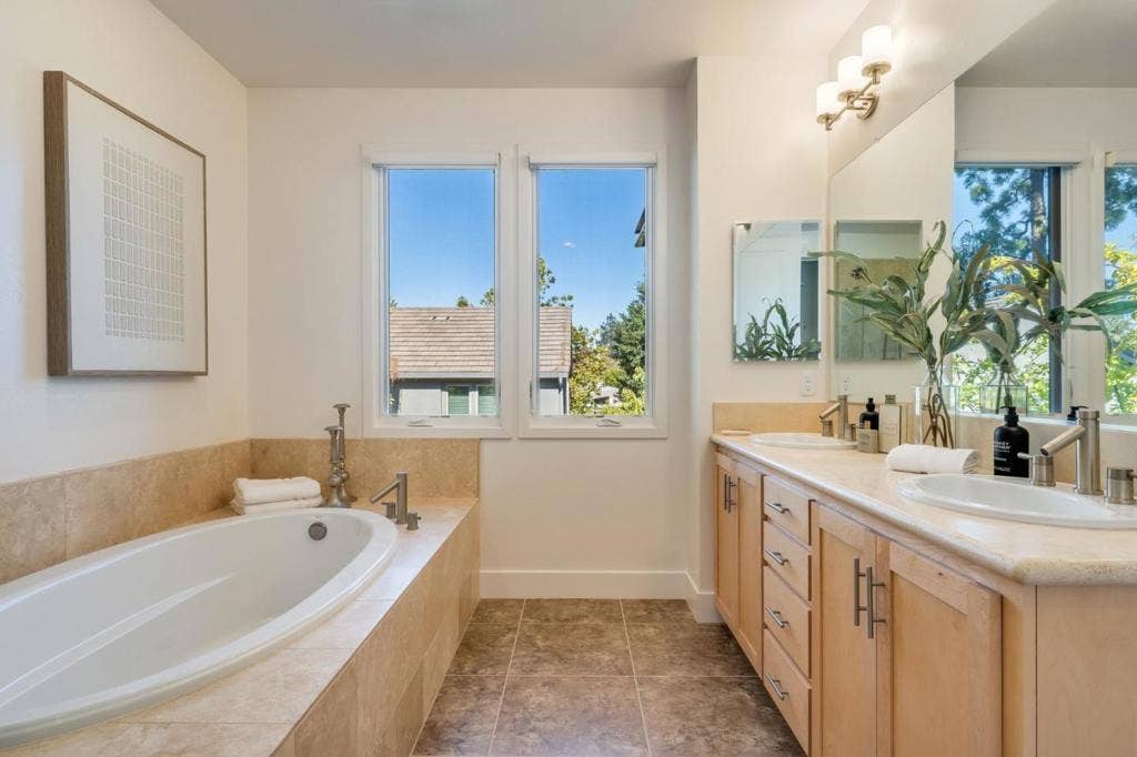 3493 Alma Village Circle, Palo Alto, CA 94306 3493 Alma Village Circle, Palo Alto, CA 94306