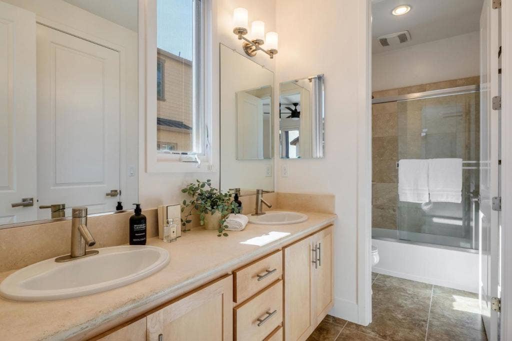 3493 Alma Village Circle, Palo Alto, CA 94306 3493 Alma Village Circle, Palo Alto, CA 94306