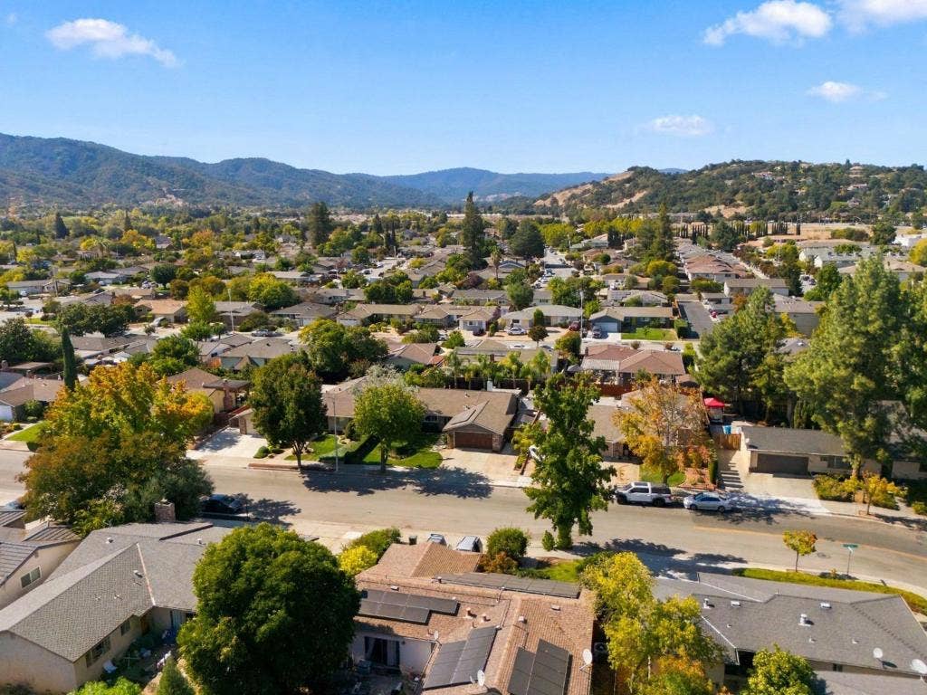 7821 Santa Barbara Drive, Gilroy, CA 95020