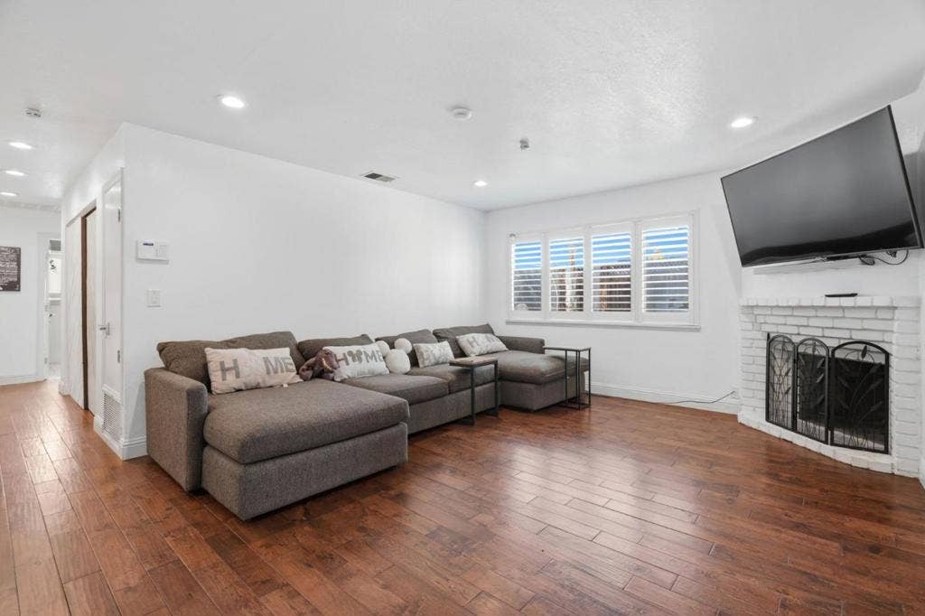 7821 Santa Barbara Drive, Gilroy, CA 95020