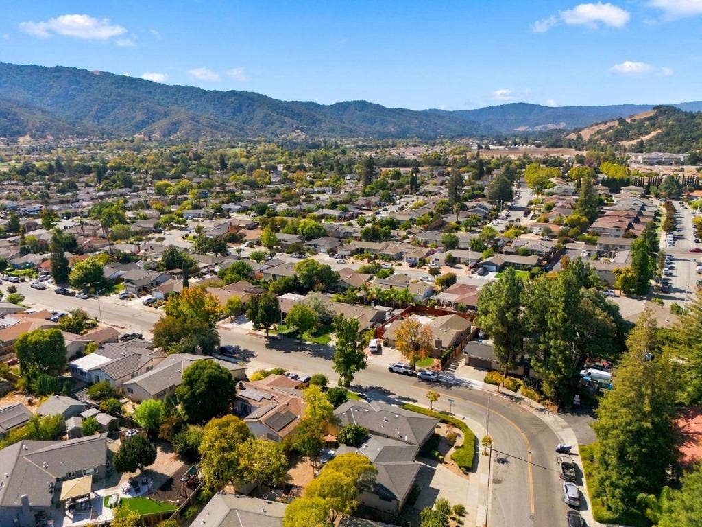 7821 Santa Barbara Drive, Gilroy, CA 95020