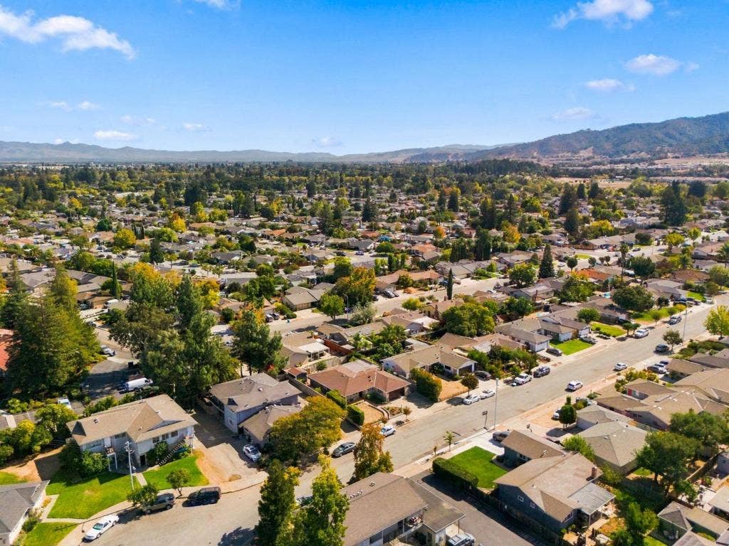 7821 Santa Barbara Drive, Gilroy, CA 95020