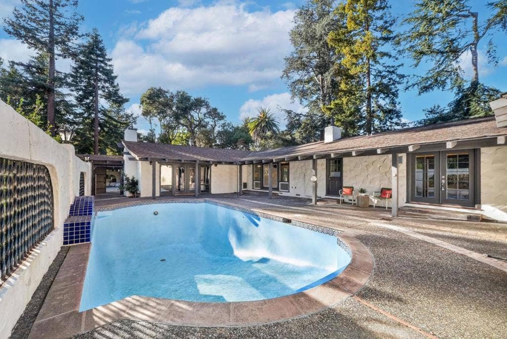 1 Edge, Atherton, CA 94027 1 Edge, Atherton, CA 94027