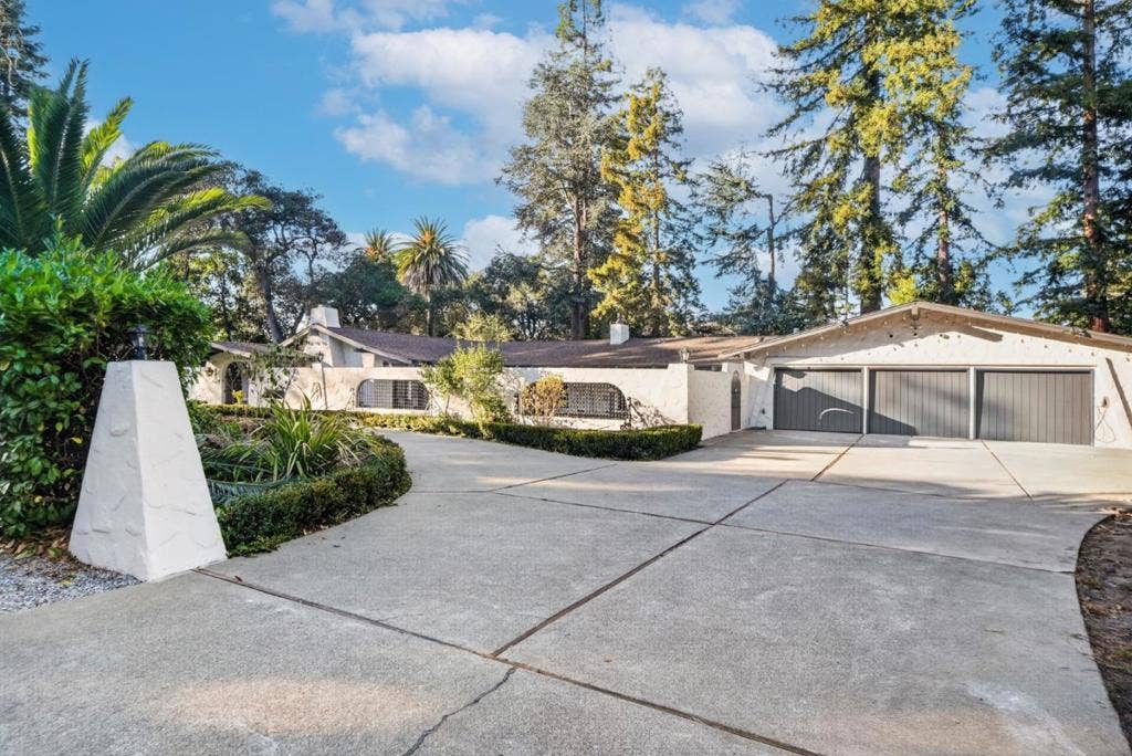 1 Edge, Atherton, CA 94027 1 Edge, Atherton, CA 94027