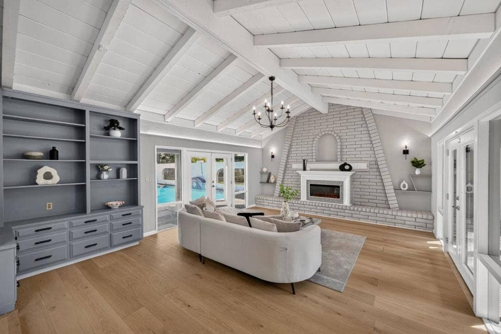 1 Edge, Atherton, CA 94027 1 Edge, Atherton, CA 94027