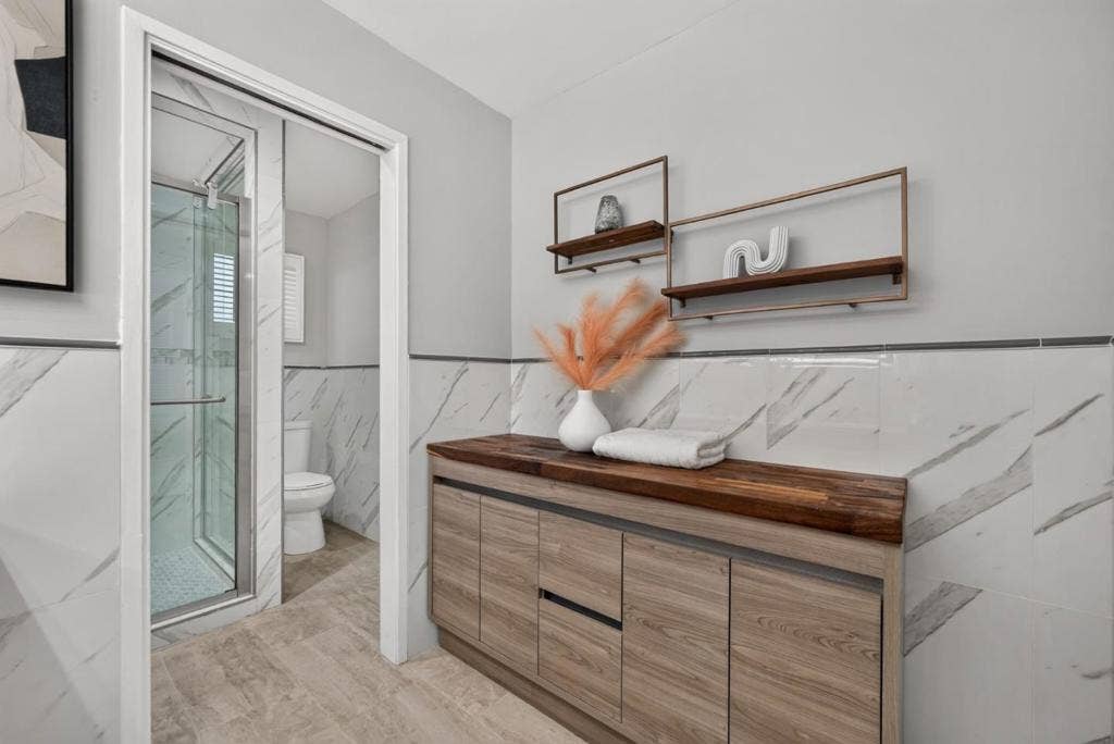 1 Edge, Atherton, CA 94027 1 Edge, Atherton, CA 94027