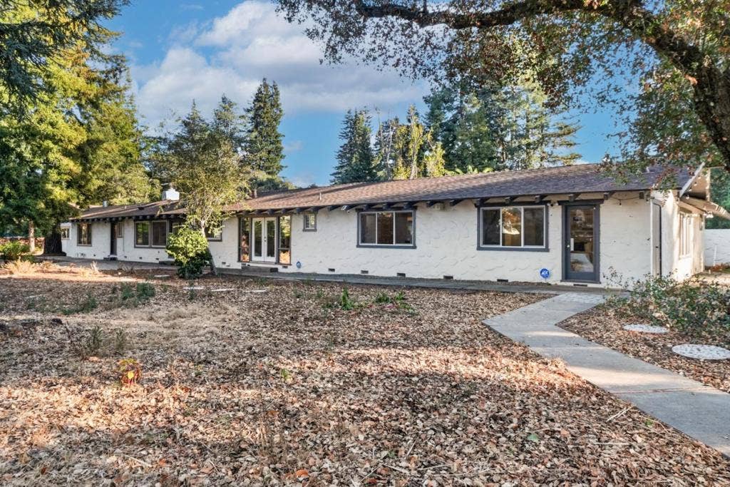 1 Edge, Atherton, CA 94027 1 Edge, Atherton, CA 94027