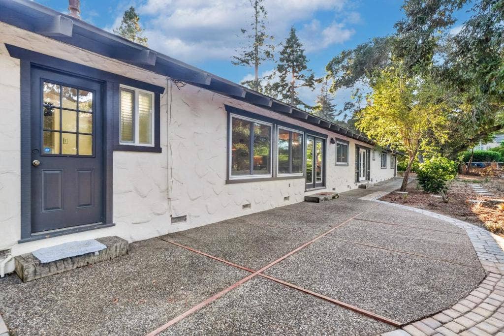 1 Edge, Atherton, CA 94027 1 Edge, Atherton, CA 94027