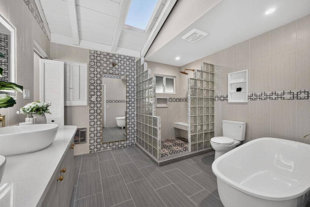 1 Edge, Atherton, CA 94027 1 Edge, Atherton, CA 94027