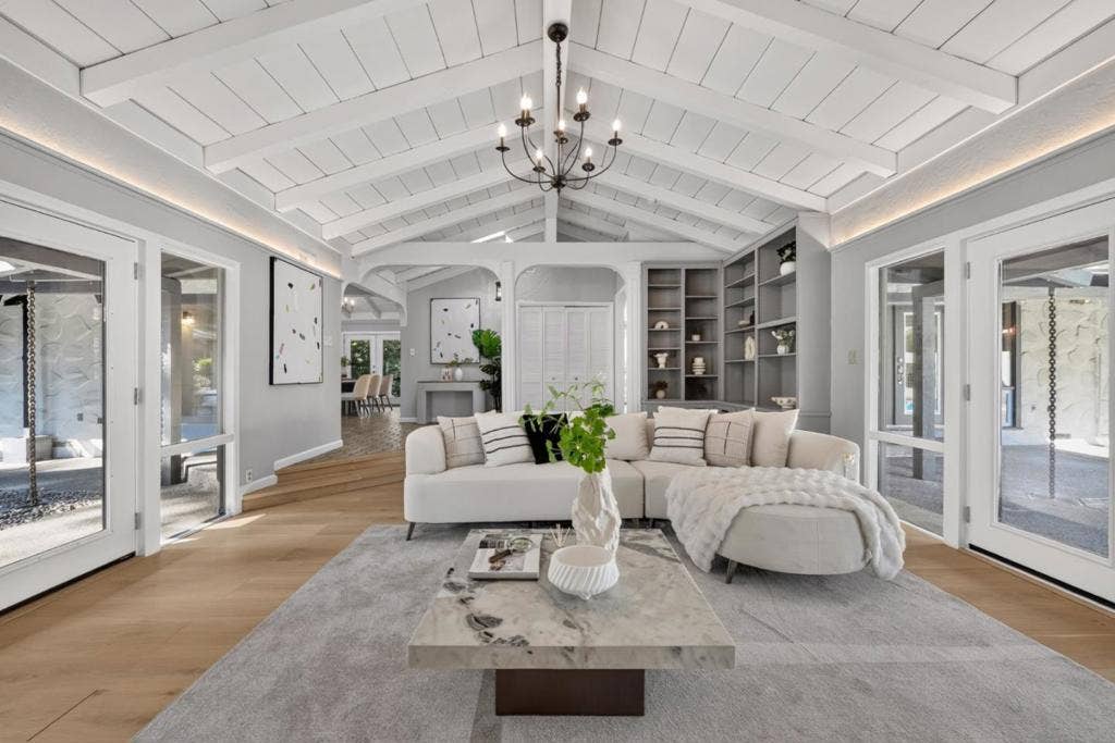 1 Edge, Atherton, CA 94027 1 Edge, Atherton, CA 94027