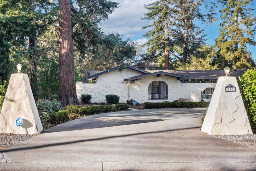 1 Edge, Atherton, CA 94027 1 Edge, Atherton, CA 94027