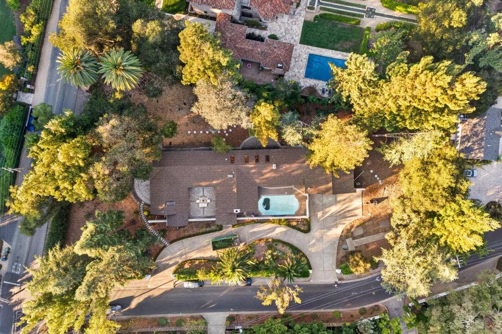 1 Edge, Atherton, CA 94027 1 Edge, Atherton, CA 94027
