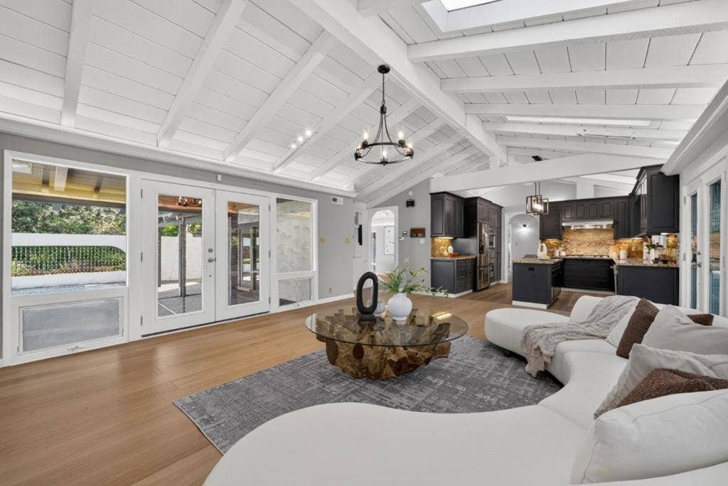 1 Edge, Atherton, CA 94027 1 Edge, Atherton, CA 94027