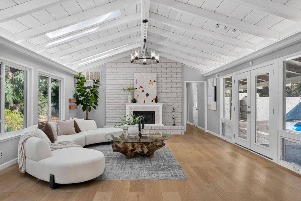 1 Edge, Atherton, CA 94027 1 Edge, Atherton, CA 94027
