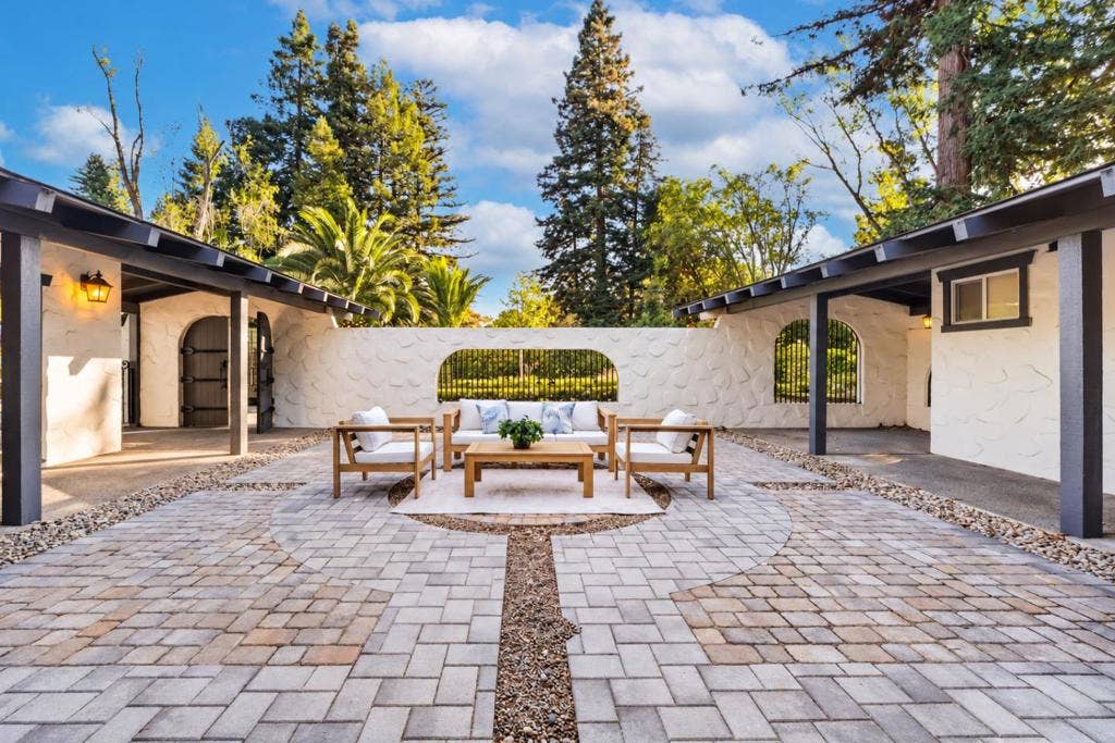 1 Edge, Atherton, CA 94027 1 Edge, Atherton, CA 94027