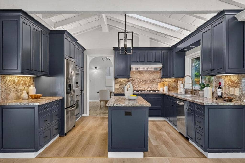 1 Edge, Atherton, CA 94027 1 Edge, Atherton, CA 94027