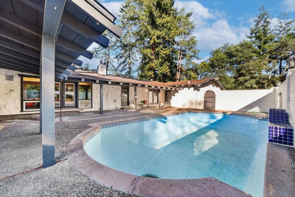 1 Edge, Atherton, CA 94027 1 Edge, Atherton, CA 94027