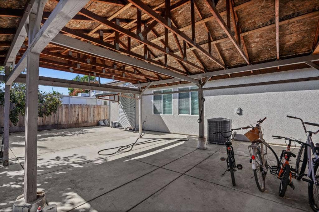 2710 Sebastan Lane, Stockton, CA 95212