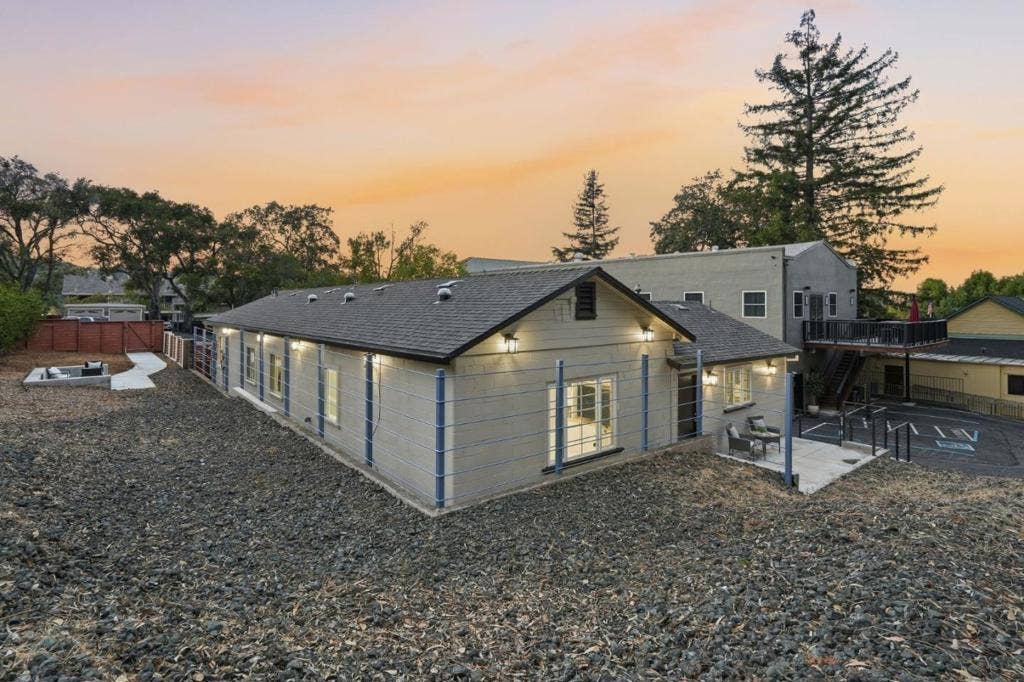 14434 Oak Street, Saratoga, CA 95070 14434 Oak Street, Saratoga, CA 95070