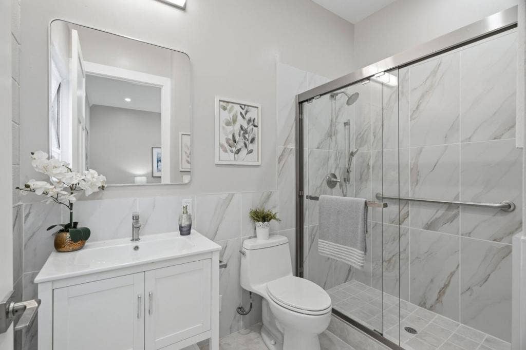14434 Oak Street, Saratoga, CA 95070 14434 Oak Street, Saratoga, CA 95070