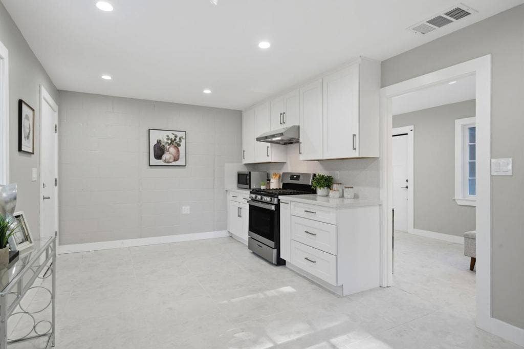 14434 Oak Street, Saratoga, CA 95070 14434 Oak Street, Saratoga, CA 95070