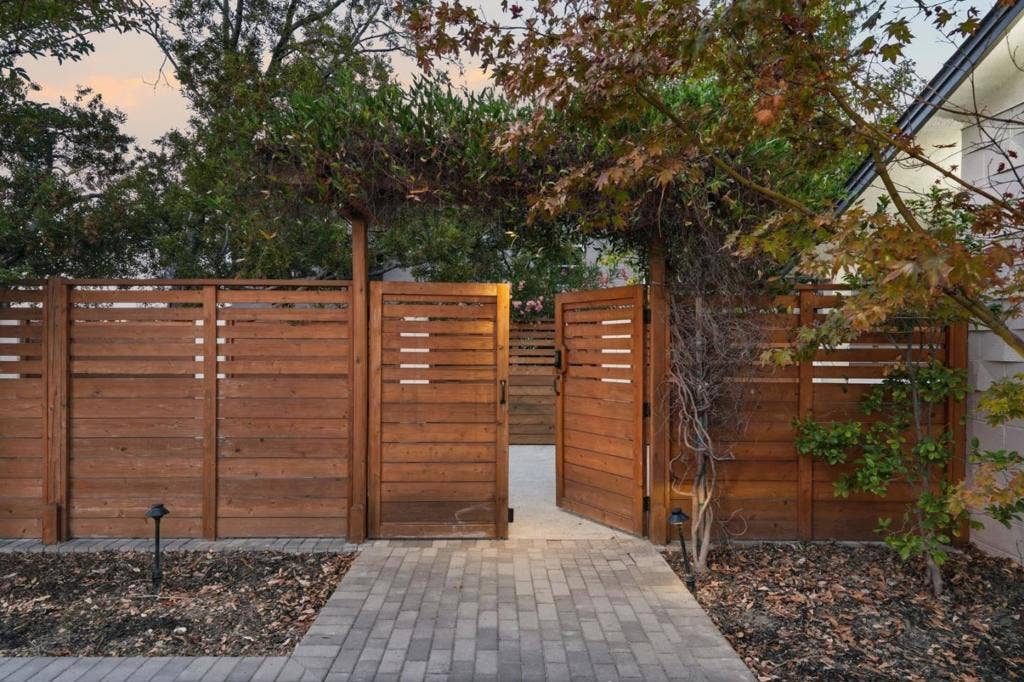 14434 Oak Street, Saratoga, CA 95070 14434 Oak Street, Saratoga, CA 95070