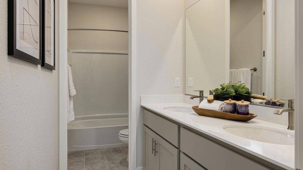 3233 Oak Trail Drive, Manteca, CA 95337 3233 Oak Trail Drive, Manteca, CA 95337