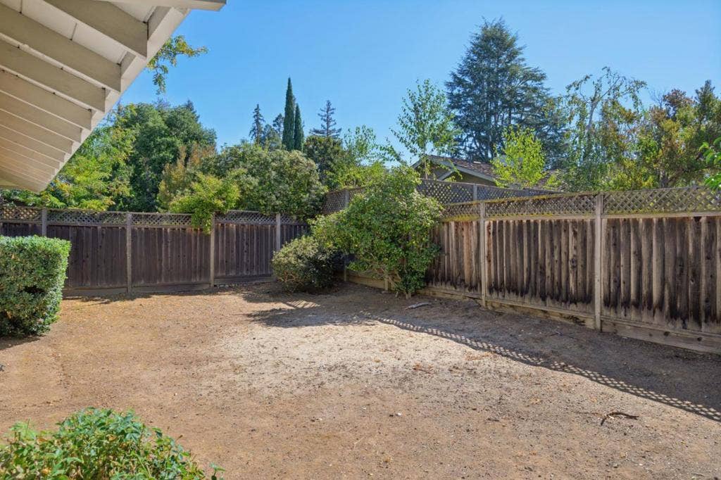 16 Alma Court, Los Altos, CA 94022