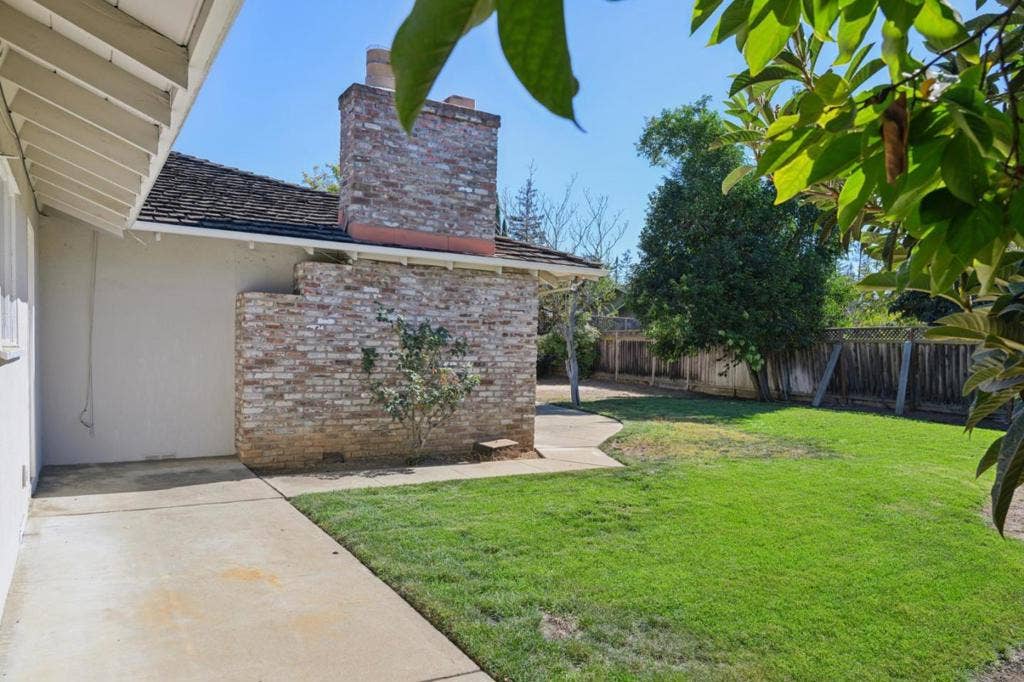 16 Alma Court, Los Altos, CA 94022