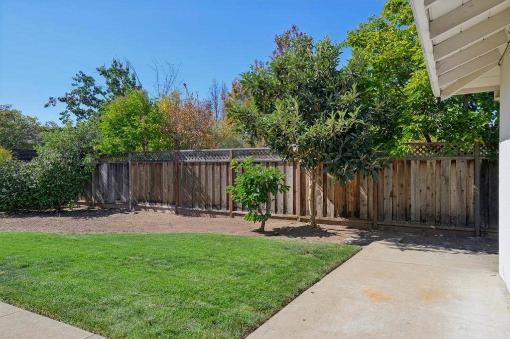 16 Alma Court, Los Altos, CA 94022