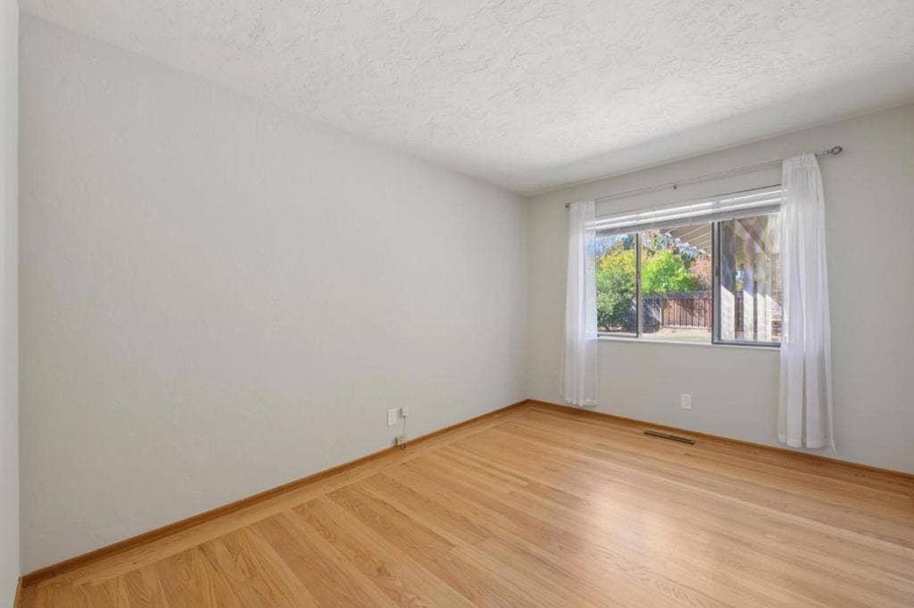 16 Alma Court, Los Altos, CA 94022