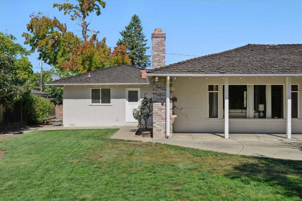 16 Alma Court, Los Altos, CA 94022