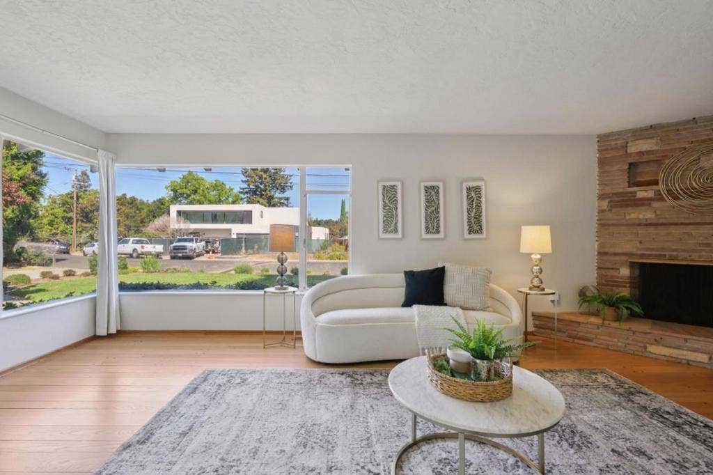 16 Alma Court, Los Altos, CA 94022