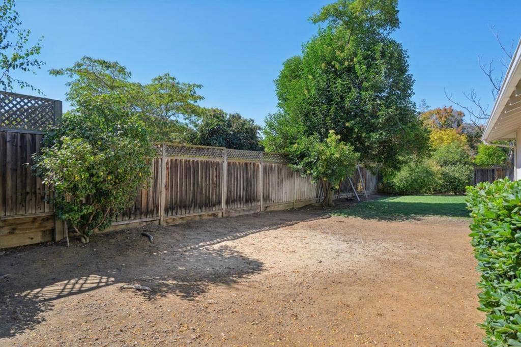 16 Alma Court, Los Altos, CA 94022