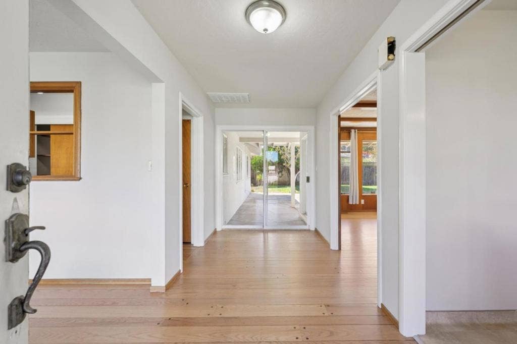 16 Alma Court, Los Altos, CA 94022