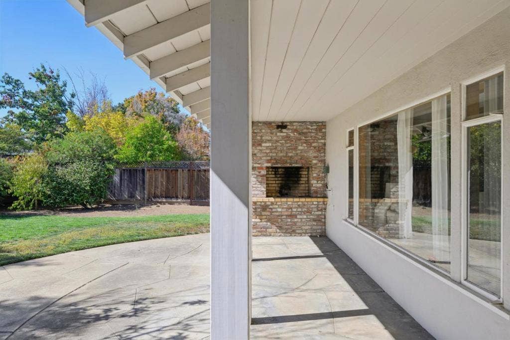 16 Alma Court, Los Altos, CA 94022