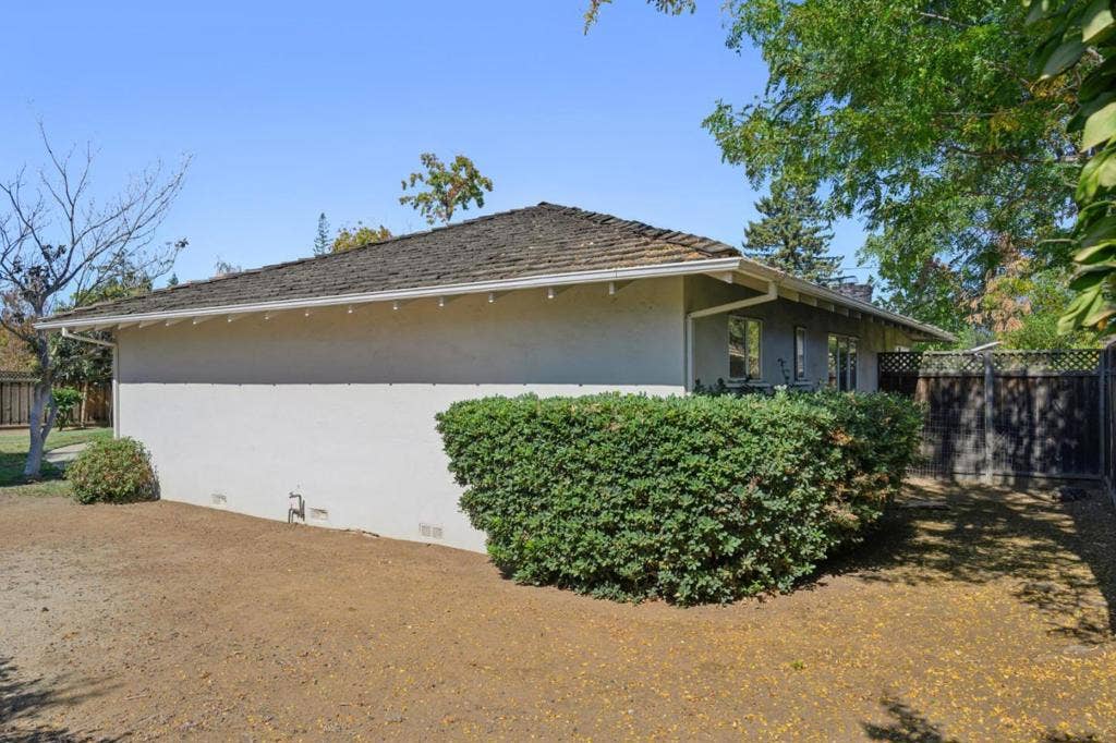 16 Alma Court, Los Altos, CA 94022