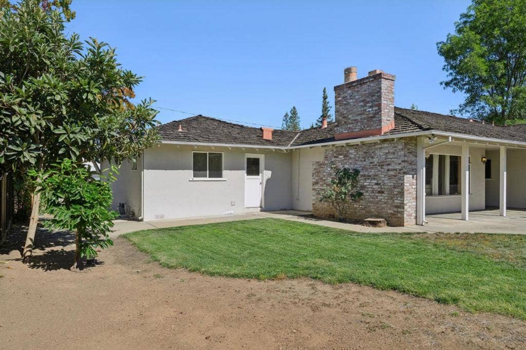 16 Alma Court, Los Altos, CA 94022